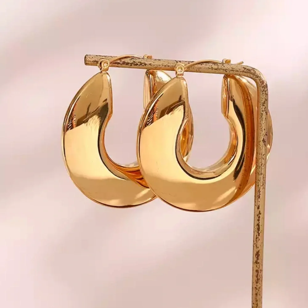 NEW 18K GOLD HOLLOW HOOP EARRINGS, NICE EARRINGS, CUTE EARRINGS - Picture 2 of 7